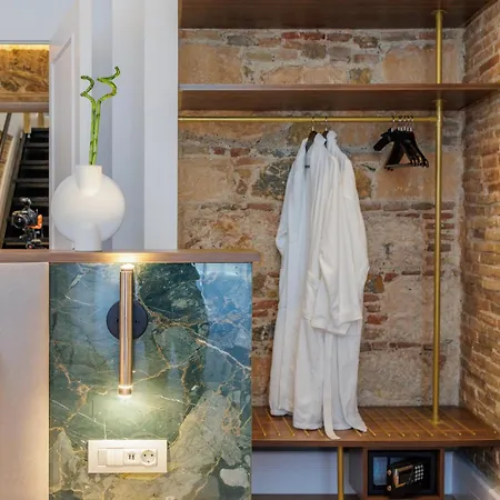 La Divina Aparthotel