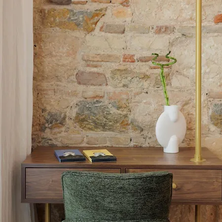La Divina Aparthotel